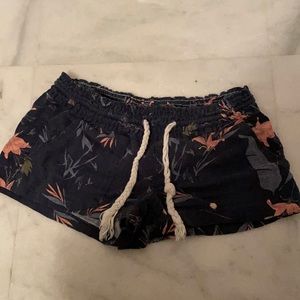 Flowy ROXY shorts size Small. Navy blue